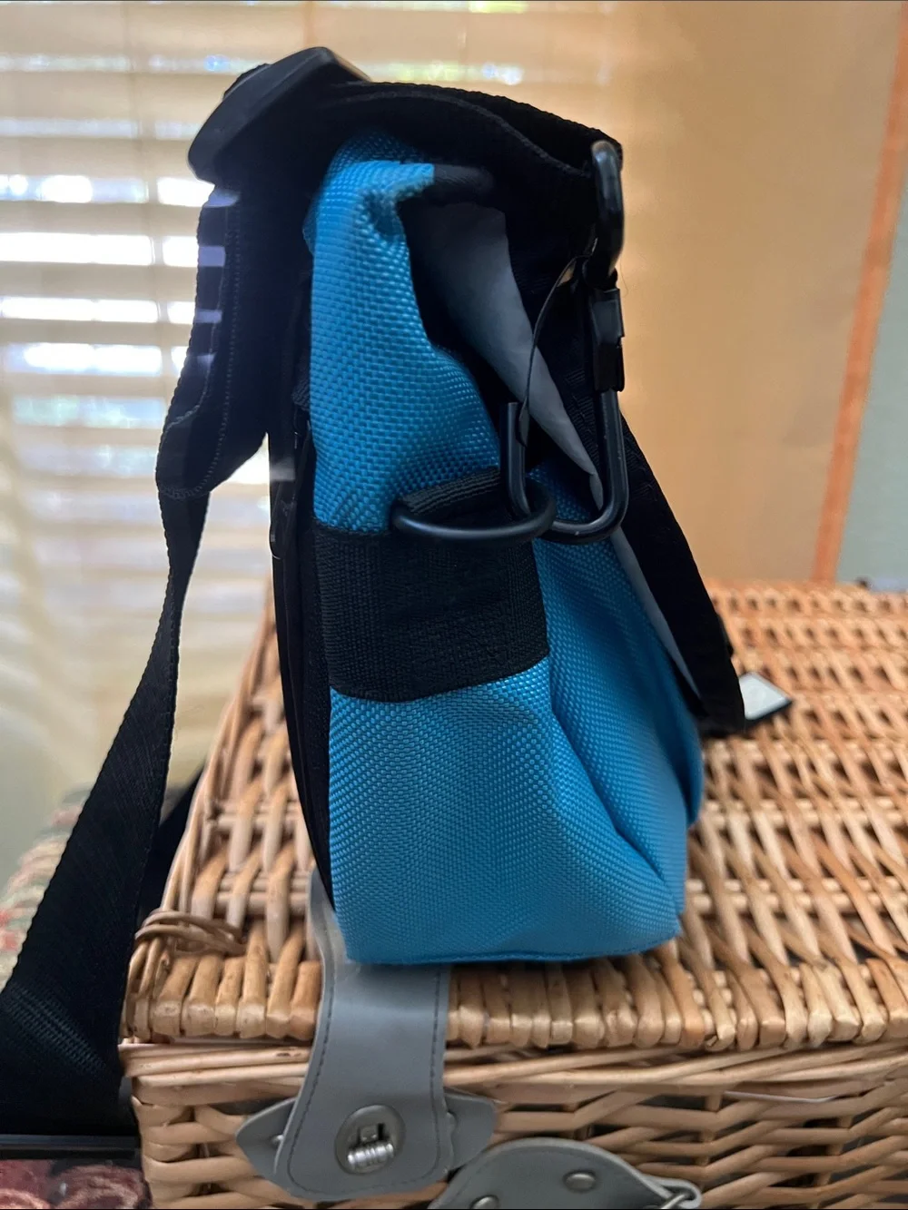 Timbuk2 Light Blue and Black Messenger Bag. Pre-owned. See notes.
